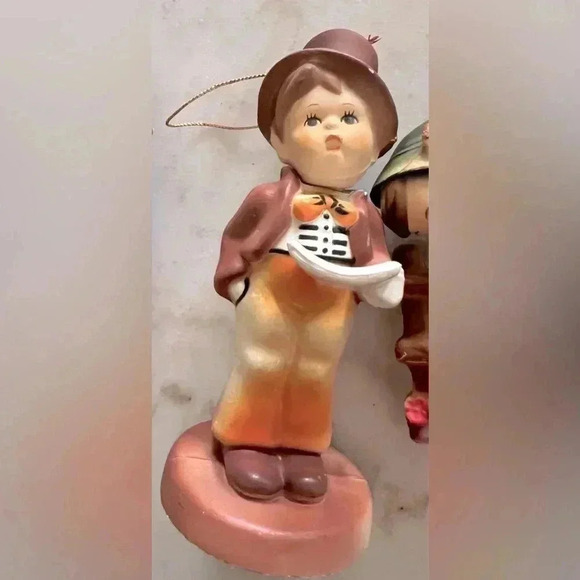 Four Vintage Hummel Style plastic Ornaments made in Hong Kong Good Condition - Picture 3 of 10